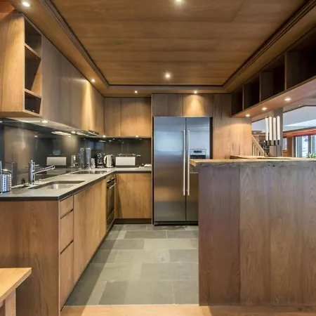 Hauss Leyron Elegant Alpine Retreat With Unforgettable Views 木屋