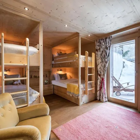 Hauss Leyron Elegant Alpine Retreat With Unforgettable Views ツェルマット