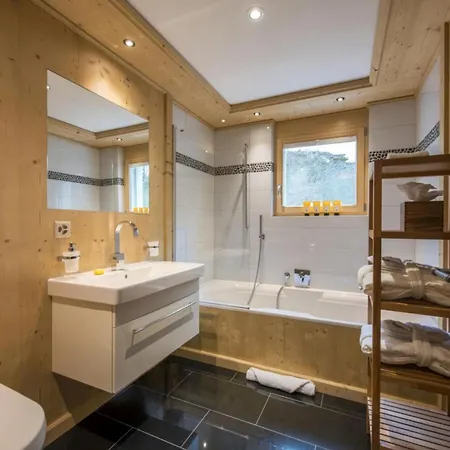 シャレー Hauss Leyron Elegant Alpine Retreat With Unforgettable Views *